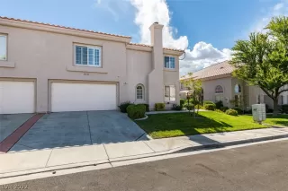 Photo #1: 2433354 Listing 