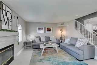 Photo #5: 2433354 Listing 