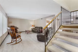 Photo #4: 2433371 Listing