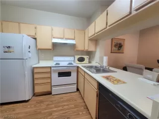 Photo #4: 2433376 Listing 