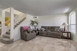 Photo #2: 2433378 Listing