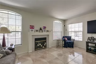 Photo #3: 2433378 Listing