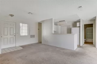 Photo #4: 2433416 Listing