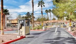 Photo #2: 2433417 Listing