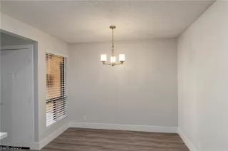 Photo #5: 2433417 Listing