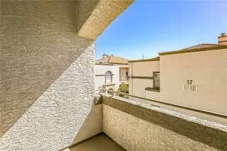 Photo #4: 2433470 Listing