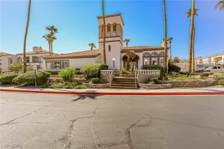 Photo #5: 2433470 Listing