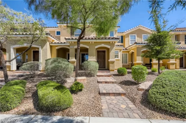 MLS: 2433478 Condo For Sale