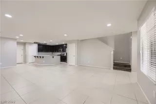 Photo #5: 2433478 Listing