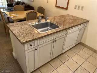 Photo #3: 2433486 Listing 