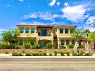 Photo #2: 2433497 Listing