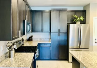 Photo #4: 2433497 Listing