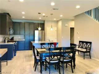 Photo #6: 2433497 Listing