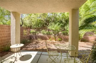 Photo #4: 2433556 Listing