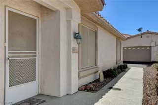 Photo #3: 2433573 Listing