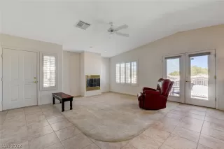 Photo #5: 2433573 Listing