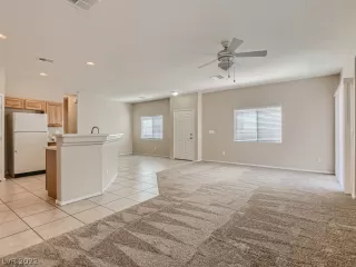 Photo #4: 2433604 Listing