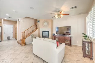 Photo #3: 2433608 Listing 