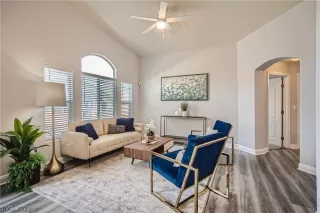 Photo #2: 2433653 Listing