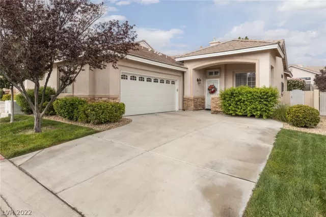 MLS: 2433665 Condo For Sale