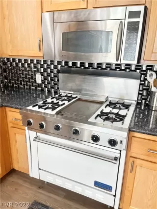 Photo #1: 2433725 Listing 