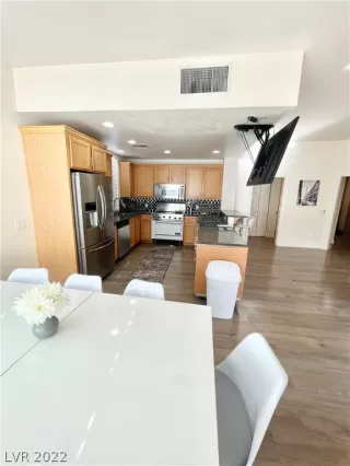 Photo #2: 2433725 Listing 