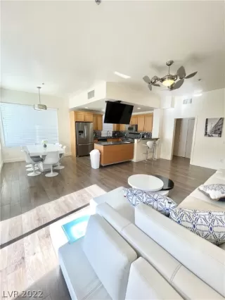 Photo #6: 2433725 Listing 