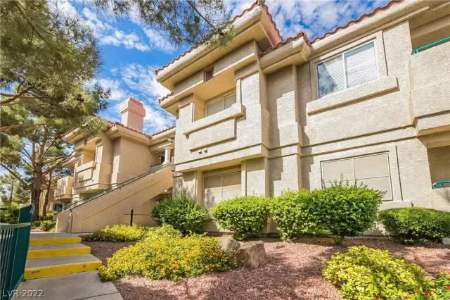 MLS: 2433735 Condo For Sale