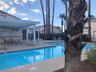 Photo #2: 2433753 Listing