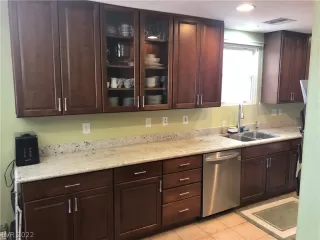 Photo #6: 2433753 Listing