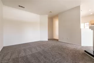 Photo #3: 2433787 Listing