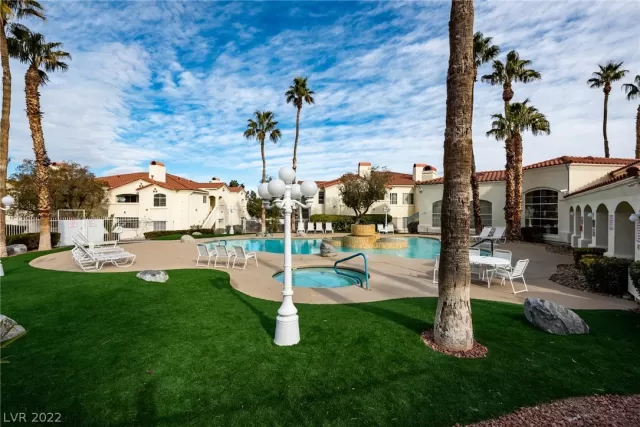 MLS: 2433789 Condo For Sale