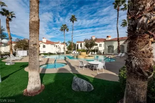 Photo #1: 2433789 Listing 