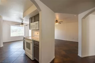 Photo #5: 2433789 Listing 