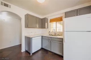 Photo #6: 2433789 Listing 