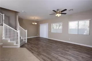 Photo #5: 2433801 Listing