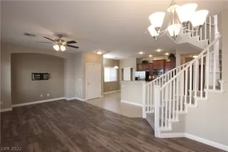 Photo #6: 2433801 Listing