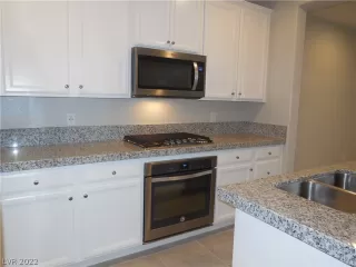 Photo #2: 2433819 Listing 