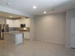 Photo #4: 2433819 Listing 