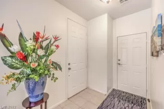 Photo #5: 2433831 Listing 