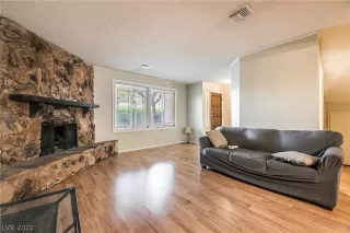 Photo #3: 2433897 Listing 