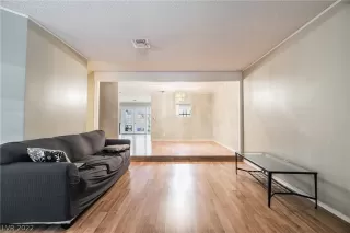 Photo #6: 2433897 Listing 