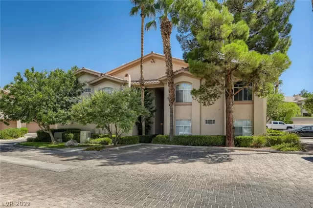 MLS: 2433913 Condo For Sale