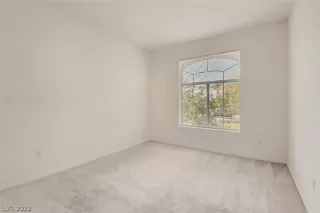 Photo #3: 2433913 Listing