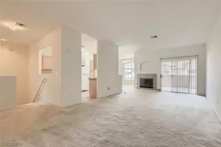 Photo #6: 2433913 Listing