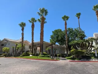 Photo #1: 2433922 Listing 