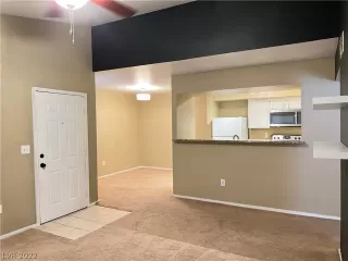 Photo #5: 2433960 Listing 