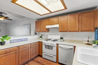 Photo #3: 2434008 Listing