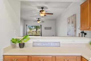 Photo #4: 2434008 Listing