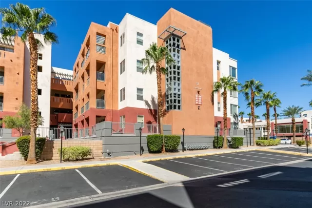 MLS: 2434031 Condo For Sale